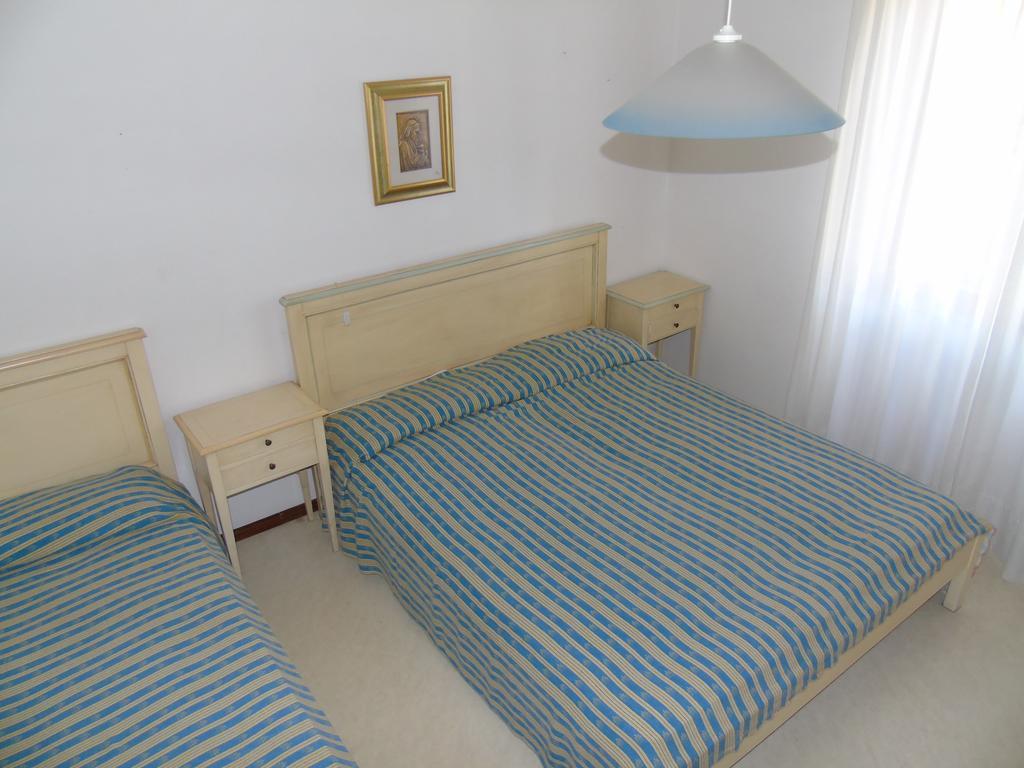 Condominio Ginestra Lignano Sabbiadoro Kamer foto